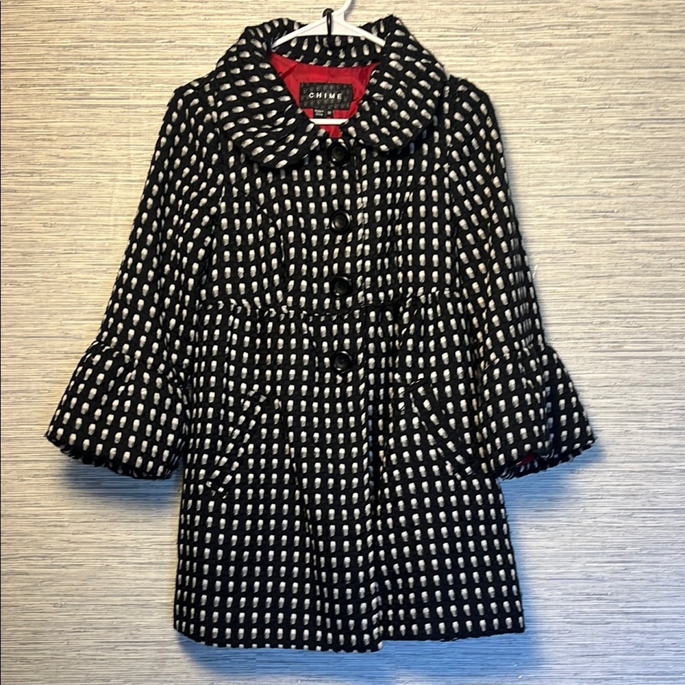 Chime Black/White Fluttered Sleeves, Collared Size M (939)